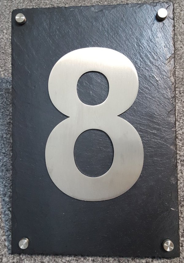 Hausnummer -8-  aus gebürstetem Edelstahl auf Schieferplatte -Individualisierbar-